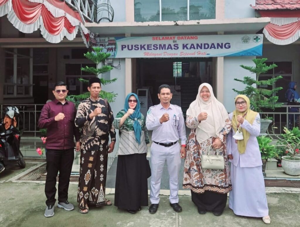 Ketua Komisi D DPRK Lhokseumawe, Nurbayan, M.Sos, mengunjungi Puskesmas Kandang, Kecamatan Muara Dua, Kota Lhokseumawe. (Dok : DPRK Lhokseumawe)