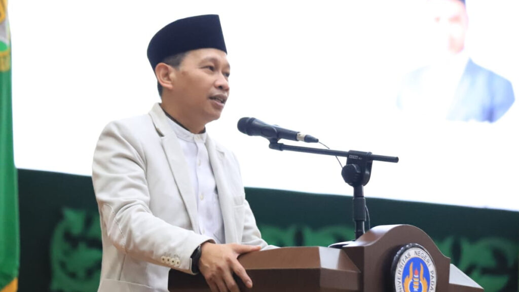 Dok : Menteri Agama Nasaruddin Umar, melalui Staf Khusus Menag Bidang Pendidikan, Organisasi Kemasyarakatan, dan Moderasi Beragama, Farid F. Saenong, menegaskan pentingnya peran masjid dalam mendukung isu lingkungan. Hal ini disampaikan dalam Seminar Kemasjidan Provinsi Sumatera Barat di Universitas Negeri Padang, Minggu (16/2/2025)./Foto Istimewa/Humas Kemenag