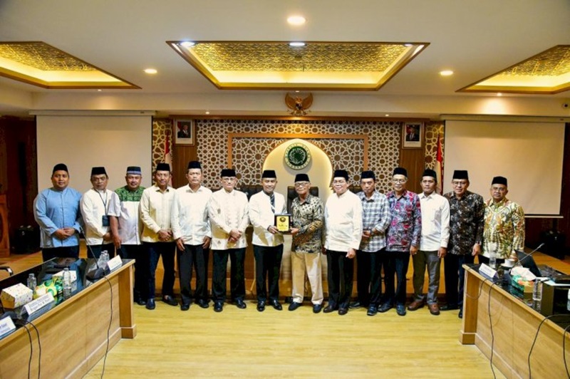 Foto : Pertemuan antara Kepala BNPT Komjen. Pol. Eddy Hartono dengan Ketua Umum MUI, Anwar Iskandar di Kantor MUI, Jakarta (Biro Perencanaan, Hukum dan Humas BNPT)