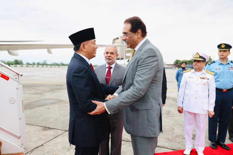 Foto : Menteri Pertahanan RI Sjafrie Sjamsoeddin